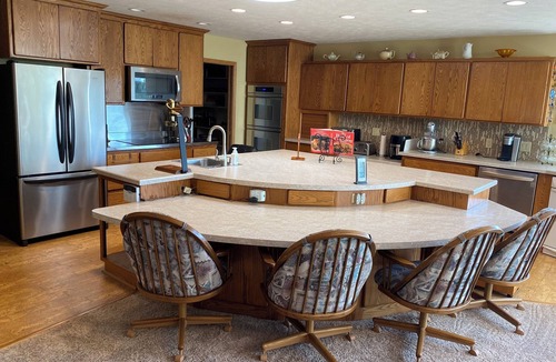 Long Pine House | Family sanctuary among the trees and wildlife, on a ridge above the Pine Creek