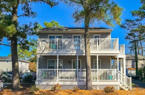 Caine Woods Condo | Family-sized Condo Home by Beach Bayside & Pet Friendly
