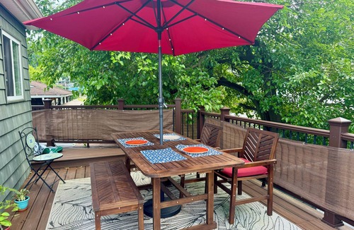 Highlands House | Family Surf House minutes to the beach, the bay and downtown shops & Restaurants
