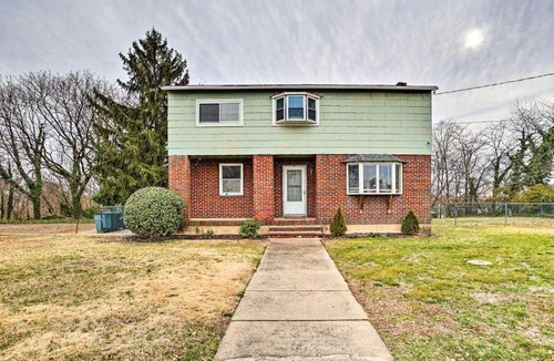 Gibbstown House | Family Vacation Rental: 18 Mi to Philadelphia