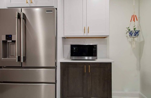Truxton Circle Apartment | ⚜ Fancy 1-BR in Central Location ⚜