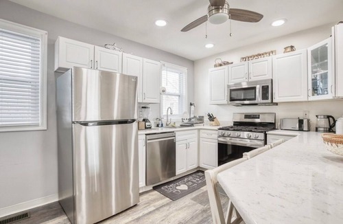 Atlantic City House | Fantastic 6-bedroom house in charming Ventnor City 1 1/2 blocks to the beach