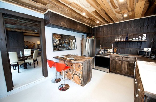 Sugar Grove Cabin | Fantastic Barn Suite with Hot-tub and Petting Zoo in Sugar Grove, North Carolina
