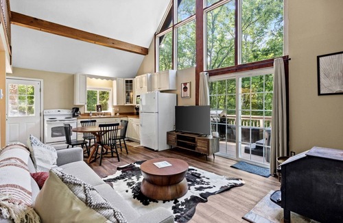 Ridgeway Cabin | Fantastic Cabin with Barbecue and Hot-tub in Gerrardstown, West Virginia