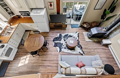 Ridgeway Cabin | Fantastic Cabin with Barbecue and Hot-tub in Gerrardstown, West Virginia