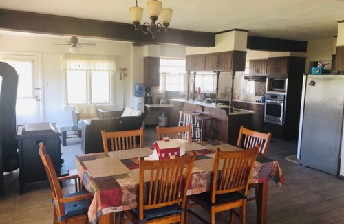 Mineral House | Farm stay with great outdoor views and modern amenities