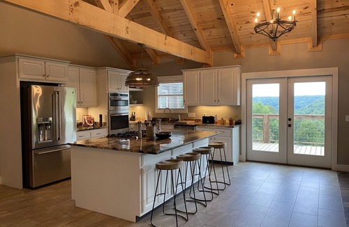 Tracy City Cabin | Farmhouse/Cabin