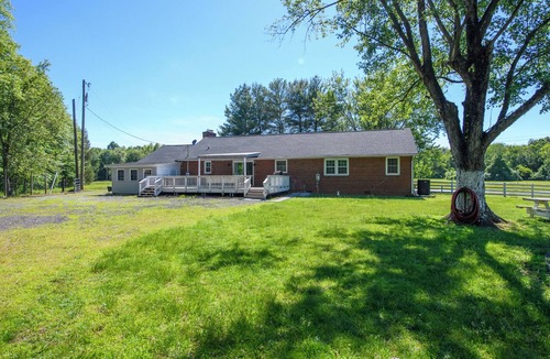 Bealeton Other | Farmhouse Retreat in the Country w/Fresh Egg, Sheep and large Firepit