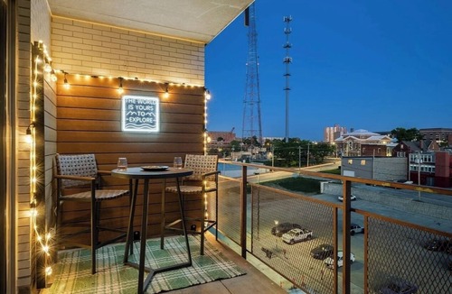 Downtown Omaha Condo | Farnam Midtown Condo 5J