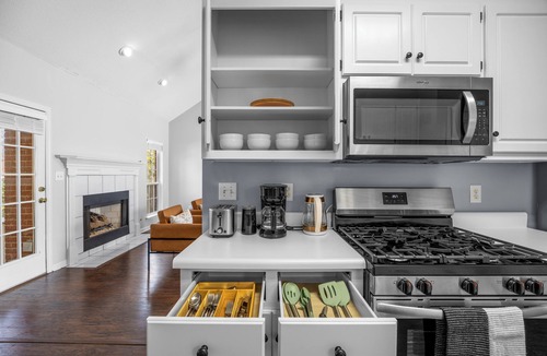 Martinez House | Favor Home- Serene Spacious 3BR Near Augusta National, King Bed, Sleeps 8
