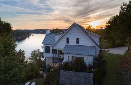 Crane Hill House | Featured in Bham Magazine: Lake Front/Grand Views!