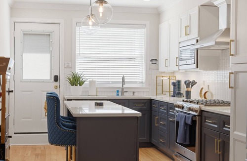 South Baltimore House | Federal Hill Luxury Stadium View House w/Rooftop, Entertainment & Amenities!