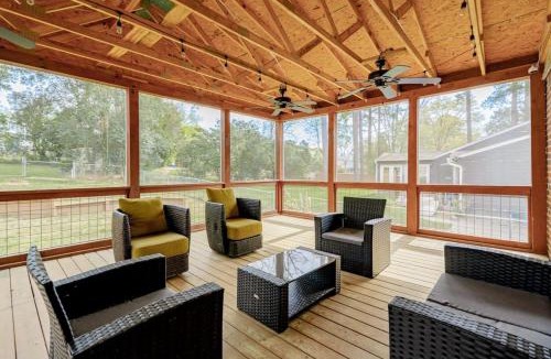 Columbia House | Fenced Yard 10 Mins to Lake Murray