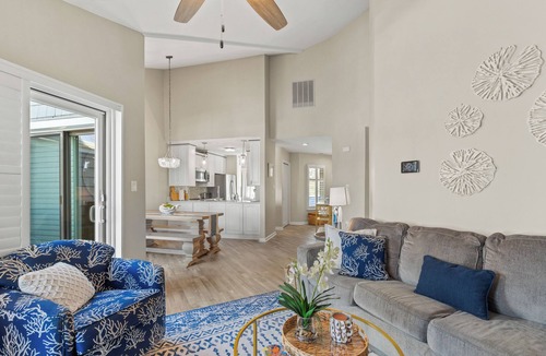 Fenwick Island Condo | Fenwick Island DE or Ocean City MD Charming Coastal Comfort at the Beach