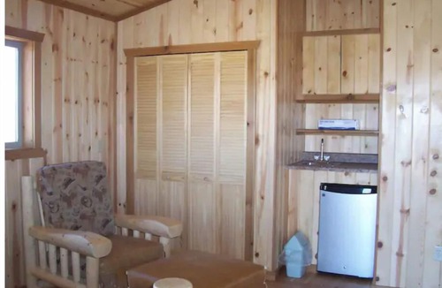 Meeteetse Cabin | Fiddleback Lodge and Cabins