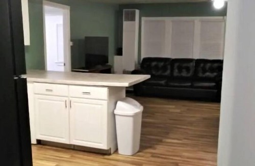 Pierre House | Filmore House - Pet Friendly