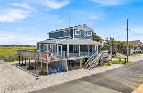 Downe House | Find your peace between the bay and the marsh