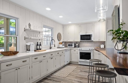 Rehoboth Beach House | Fire Island-Style chic getaway with Pool & Linens!