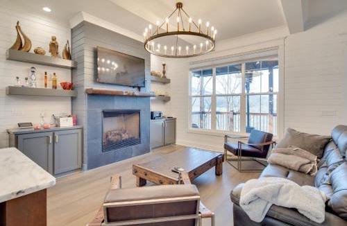 Clyde House | Fire Pit + Mountain Views! Waynesville Escape