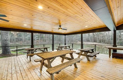 Tougaloo House | Fire Pits + Gazebo: Lakefront Escape in Terry!