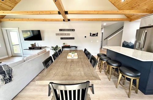 Bartlett Villa | Firepit, Hot Tub, Game Rm & Attitash Sports Club