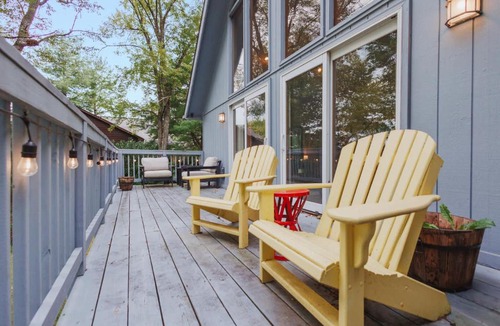 The Woods Ski Chalet | Fireplace Fire Pit Covered Porch & Resort Access