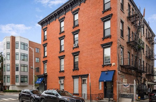 Hoboken Condo | 𖡡 First Street Flat - 1BR Apt just 15 Min to NYC