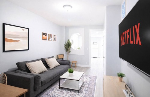 Hoboken Condo | 𖡡 First Street Flat - 1BR Apt just 15 Min to NYC
