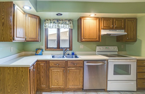Burke House | Fish & Hike: Small-Town Retreat 2 Mi to Burke Lake