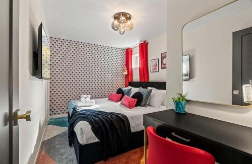 Northern Liberties Apartment | Fishtown-King Bed-Gated Parking- EZ Stadium Access