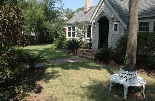 Princess Place House | FIVE STAR! 2 Master SUITES! Stunning! Near BEACH/Downtown/Dining/Shops/Museums!