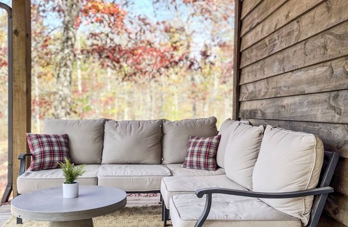 Tracy City Cabin | Flat Branch Lodge - Tracy City, TN