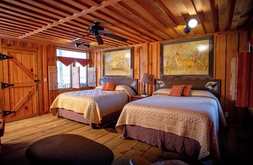 Swainsboro Cottage | Flat Creek Lodge Coyote Condo 1 hr 15 min form Augusta National