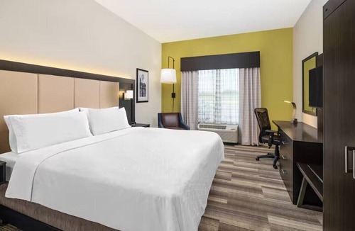 Florence Hotel | Florence Civic King Studio Pool, Gym, Breakfast