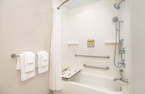 Florence Hotel | Florence Civic King Studio Pool, Gym, Breakfast