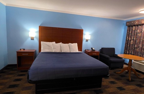 Fontana-on-Geneva Lake Hotel | Fontana Village Inn