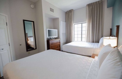 Alpharetta Hotel | For the Whole Family! TWO Modern 2BR Suites, Pet-friendly, Free Breakfast!