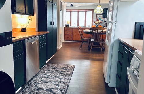 Forest Lake House | Forest Leaf Lake House, 30 mins from Twin Cities