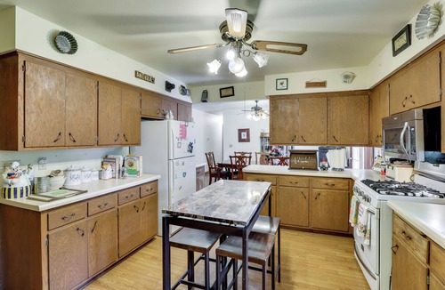 Fort Atkinson House | Fort Atkinson Ranch Home Near Rock River