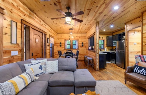 Broken Bow Cabin | Forward My Calls · Elevate Your Stay: 4 Decks, Hot Tub, & Idyllic Outdoor Haven
