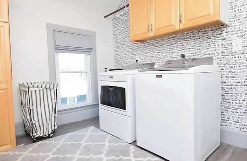 Albert Lea House | Fountain Blue-Beachside