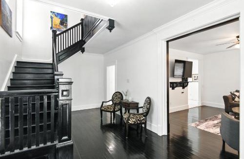 Elizabeth City House | Four-Bedroom Holiday Home