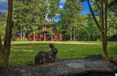 Fort Payne House | Four-bedroom home on private 3 acres 2 miles from Desoto Park. Lookout Mountain!