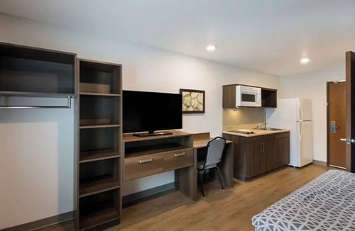 Austin Hotel | Four Ideal Budget Room w/Cooking Space & Quick Drive to Downtown Austin