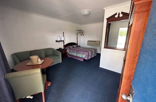 Four Oaks Hotel | Four Oaks Lodging & RV Resort