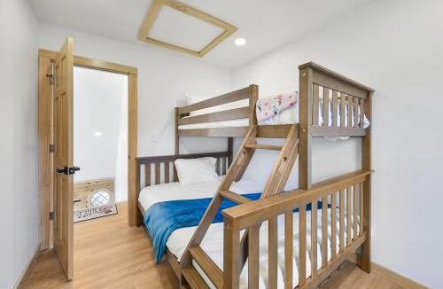 Canton Villa | Fox Run Log Cabin LUXE Ashville Dutch Cove