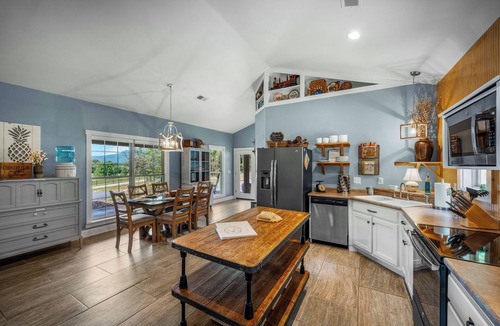 Rising Fawn Cottage | "Fox View Cottage" Breathtaking Views, Pet-Friendly, Wheelchair accessible!