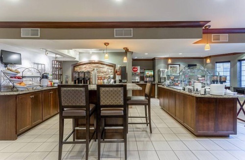 Davenport Apartment | Free Breakfast, Free Wi-Fi, Indoor Pool | Great Studio Suite