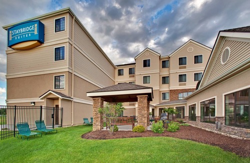 Davenport Apartment | Free Breakfast, Free Wi-Fi, Indoor Pool | Great Studio Suite