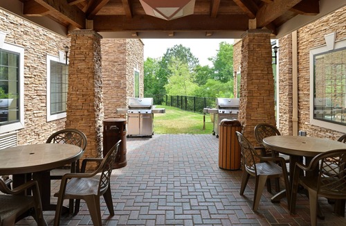Chesapeake Apartment | Free Breakfast. Indoor Pool & Hot Tub. Great for Business Travelers!